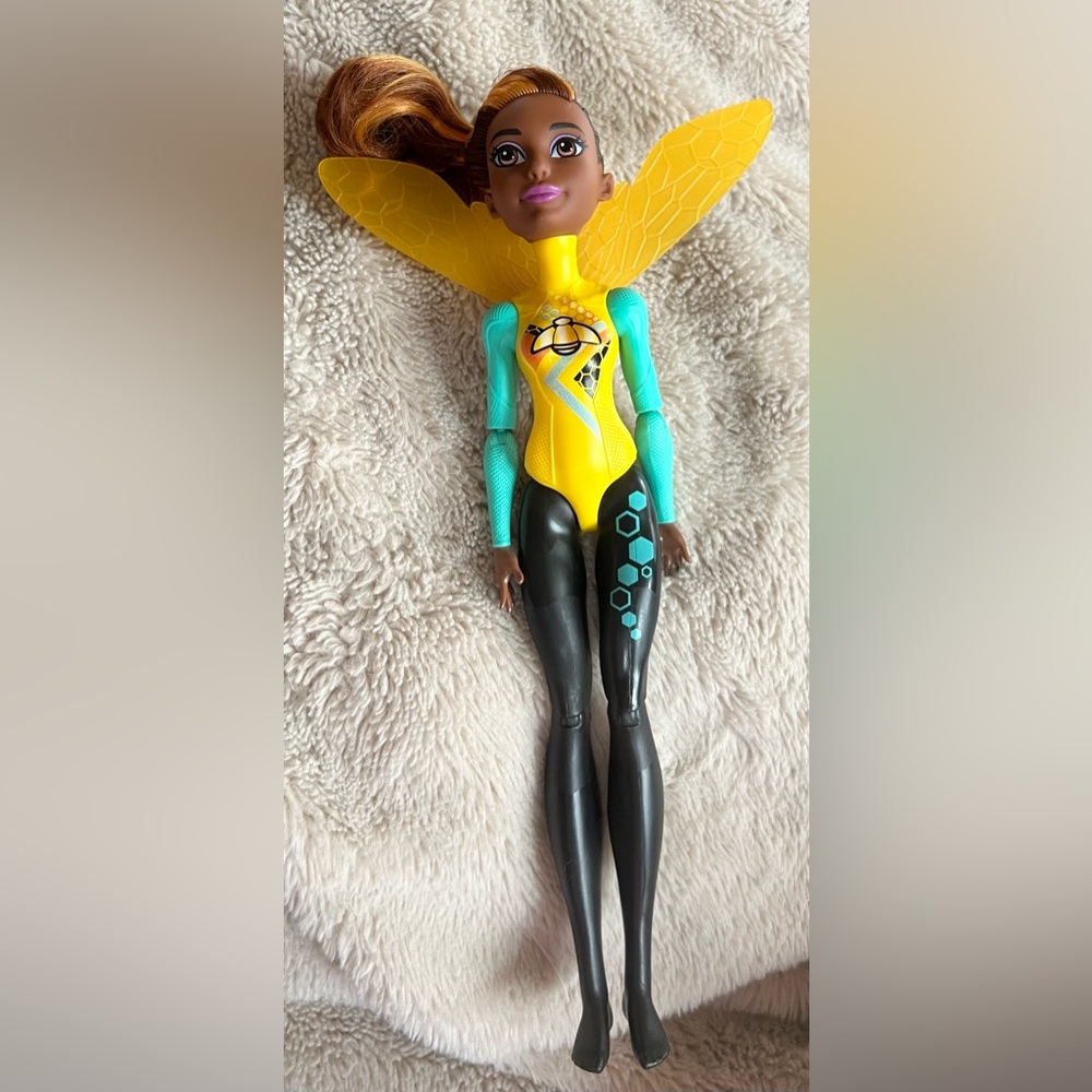 '16 DC Super Hero Girls Bumble Bee 12” Action Doll Figure Superhero Comics Wings